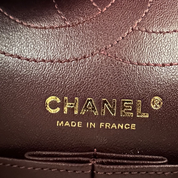 Authentic Chanel 255 - Picture 10 of 12